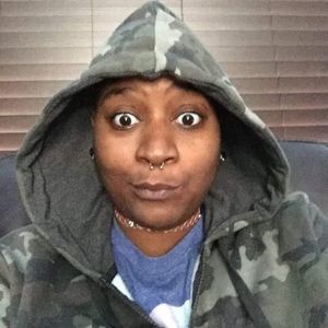 Meet your Posher, Denise